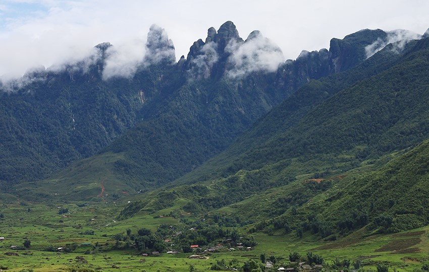 Tour Sapa - Conquer Ngu Chi Son Mountain - Sapa (2 Days 1 Night)